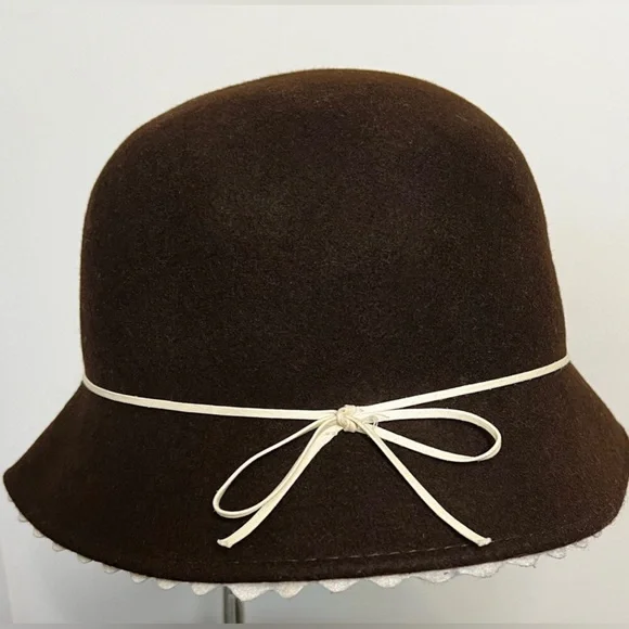Amanda Smith | Accessories | Amanda Smith Wool Hat | Poshmark display picture 2